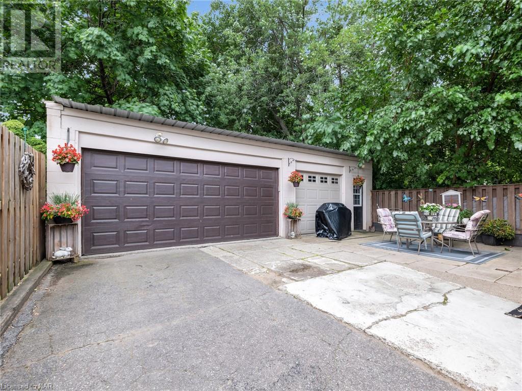160 Welland Avenue, St. Catharines, Ontario  L2R 2N6 - Photo 3 - 40505989
