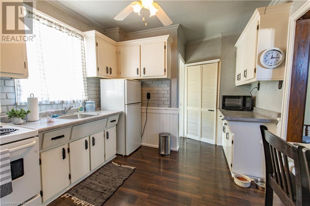 91 Elgin Street, Port Colborne, Ontario  L3K 3K1 - Photo 12 - 40479365