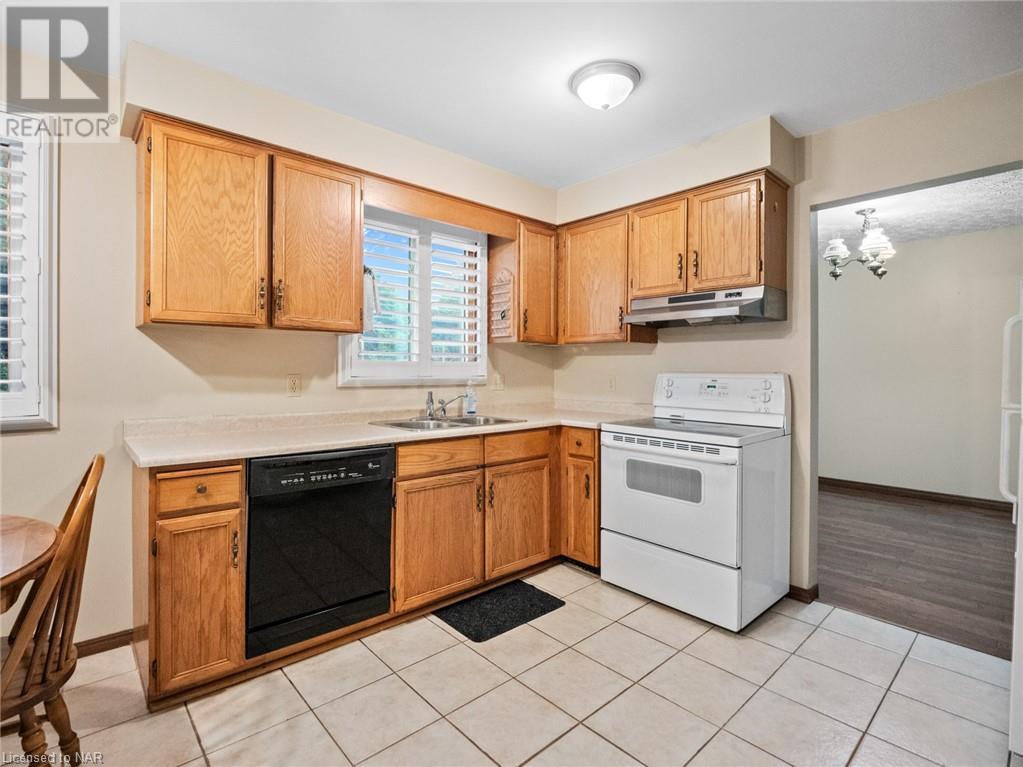 5179 Valley View Crescent, Niagara Falls, Ontario  L2E 7E5 - Photo 11 - 40504003