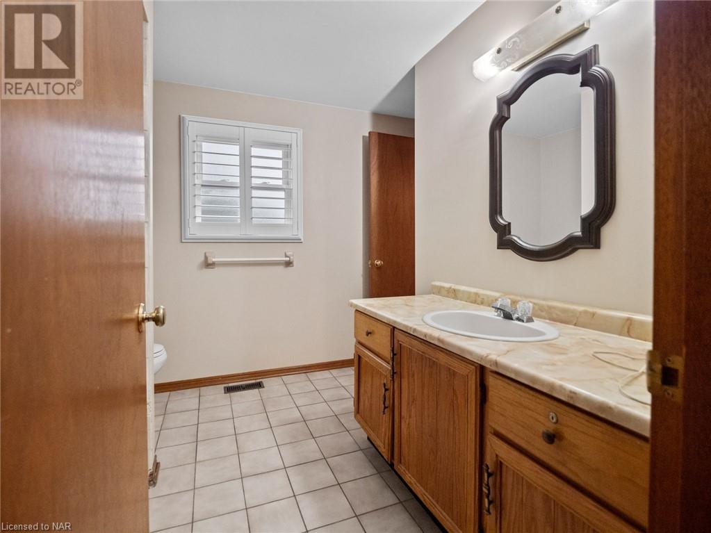 5179 Valley View Crescent, Niagara Falls, Ontario  L2E 7E5 - Photo 23 - 40504003
