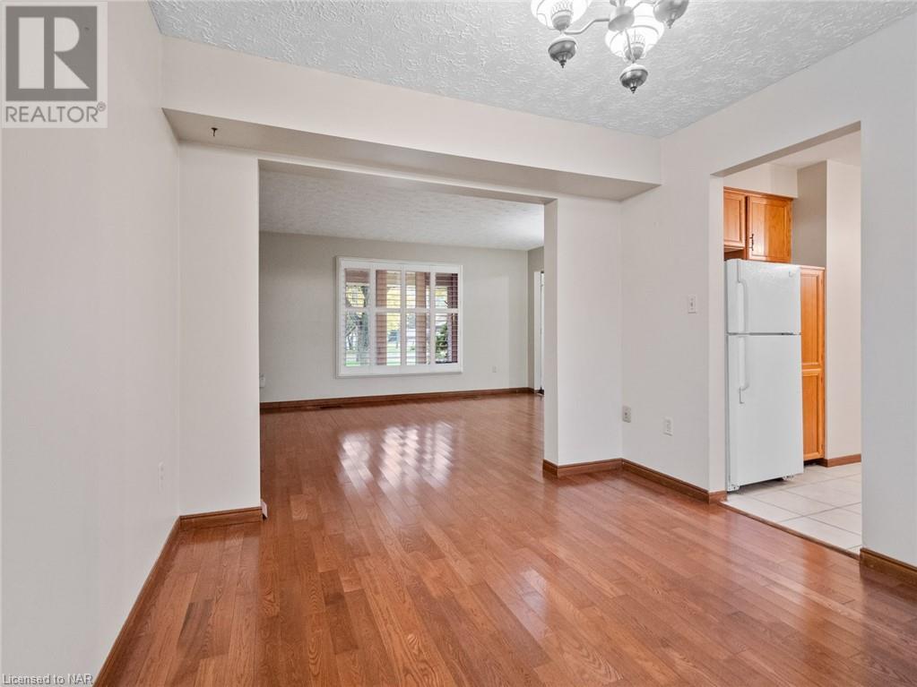 5179 Valley View Crescent, Niagara Falls, Ontario  L2E 7E5 - Photo 9 - 40504003