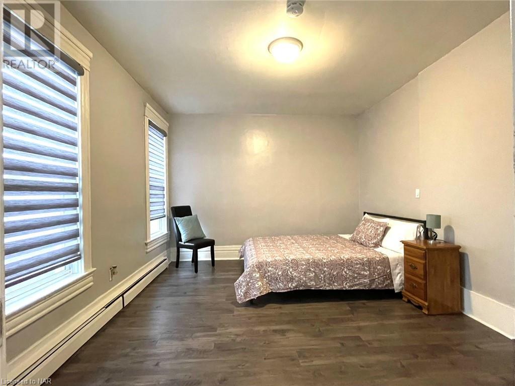 426 St. Paul Street Unit# Mainfloor, St. Catharines, Ontario  L2R 3N3 - Photo 3 - 40506286