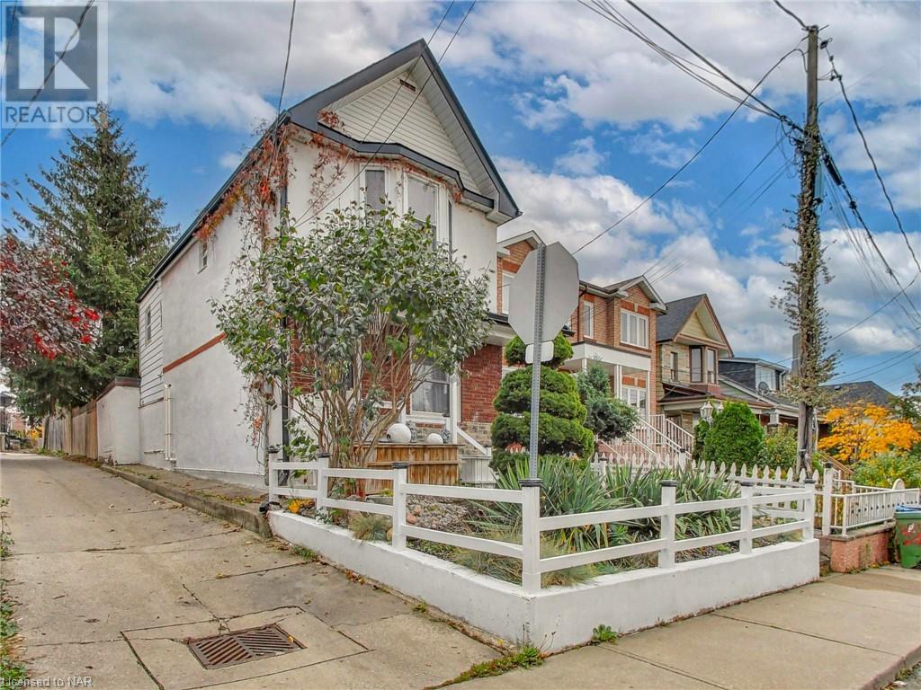 335 Boon Avenue, Toronto, Ontario  M6E 4A4 - Photo 2 - 40505462