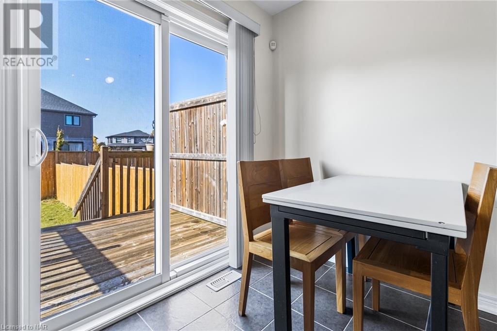 6381 Shapton Crescent, Niagara Falls, Ontario  L2H 0L8 - Photo 9 - 40505779