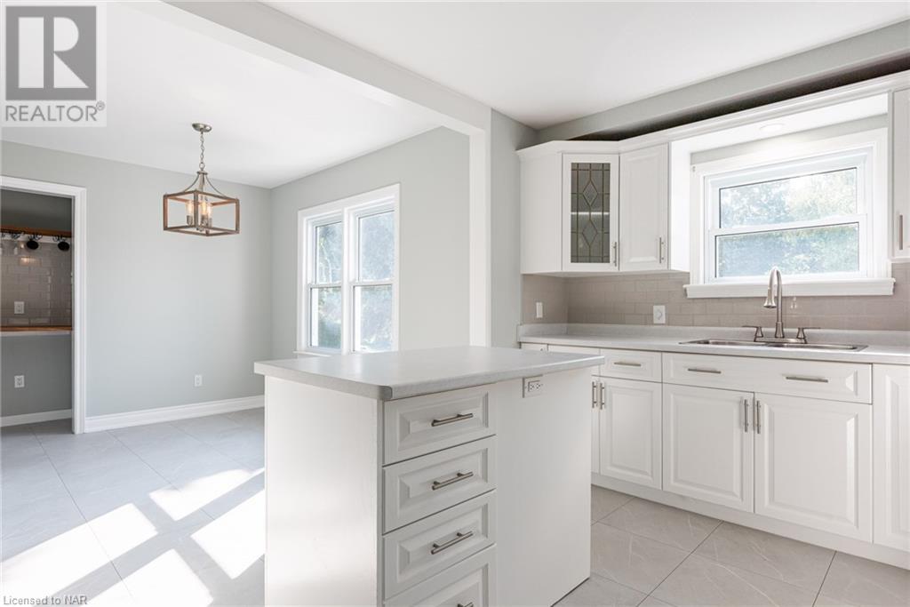 24 Walnut Street, Port Colborne, Ontario  L3K 2T6 - Photo 13 - 40506747