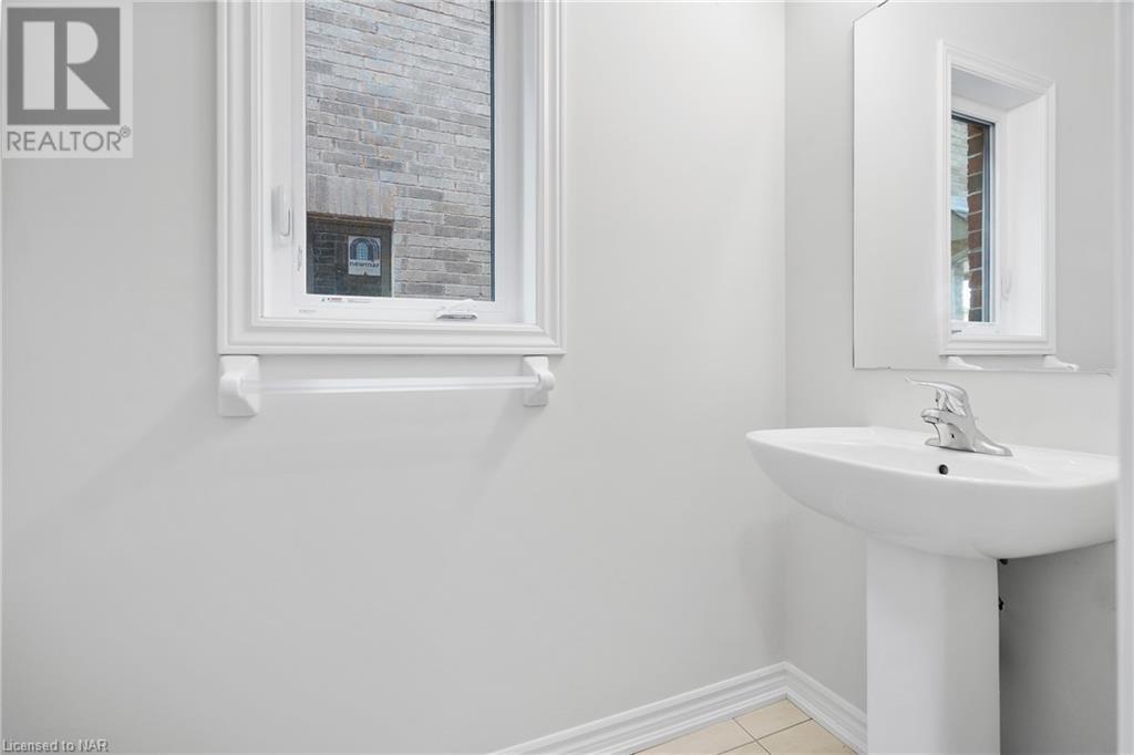 226 Palace Street, Thorold, Ontario  L2V 0J7 - Photo 6 - 40506471