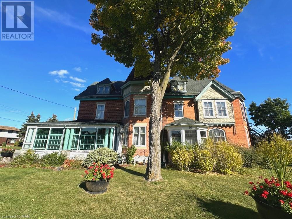 92 Pine St North, Thorold, Ontario  L2V 2P4 - Photo 1 - 40482077