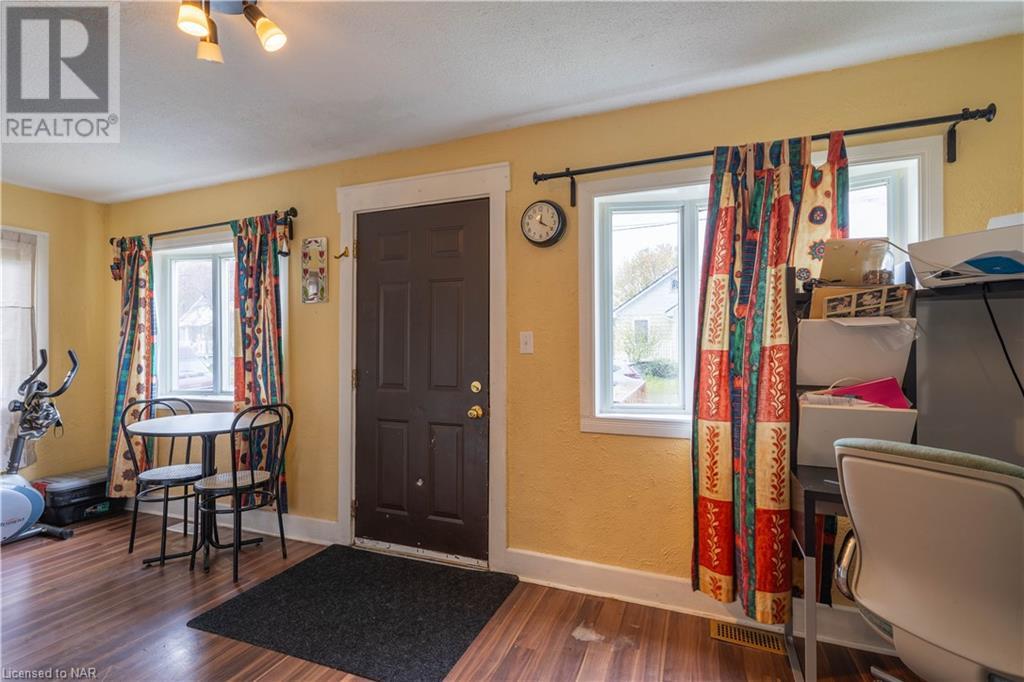 38 Clifford Avenue, Welland, Ontario  L3C 2G1 - Photo 3 - 40507629