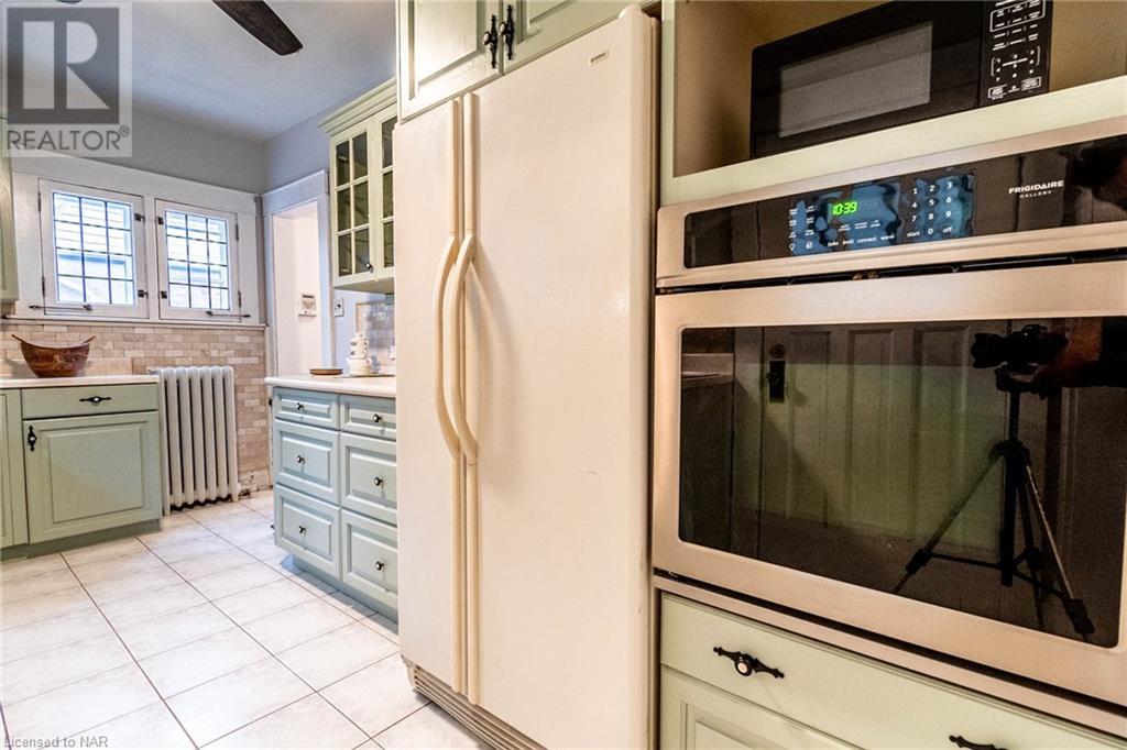23 Glenridge Avenue, St. Catharines, Ontario  L2R 4W5 - Photo 14 - 40501552