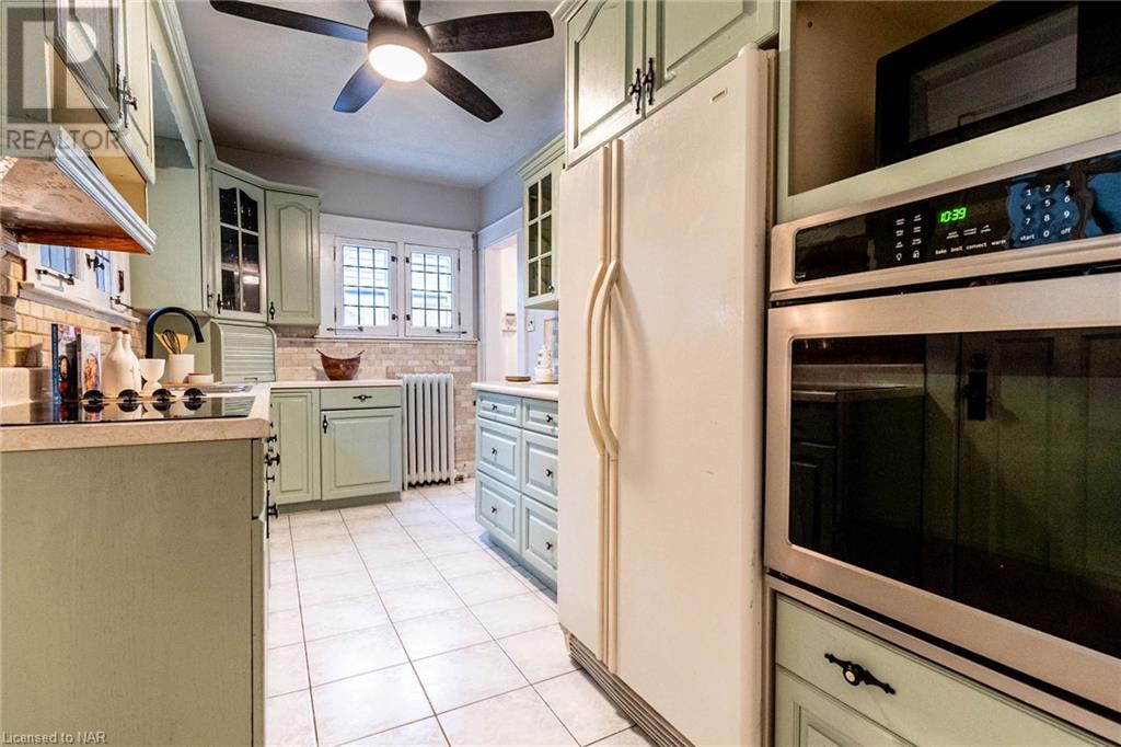 23 Glenridge Avenue, St. Catharines, Ontario  L2R 4W5 - Photo 17 - 40501552