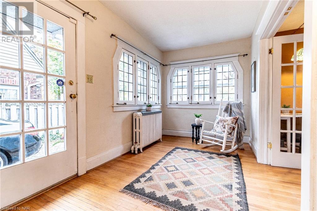 23 Glenridge Avenue, St. Catharines, Ontario  L2R 4W5 - Photo 2 - 40501552