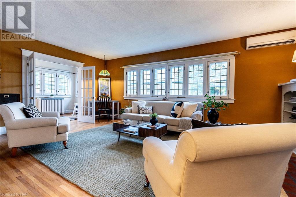 23 Glenridge Avenue, St. Catharines, Ontario  L2R 4W5 - Photo 6 - 40501552