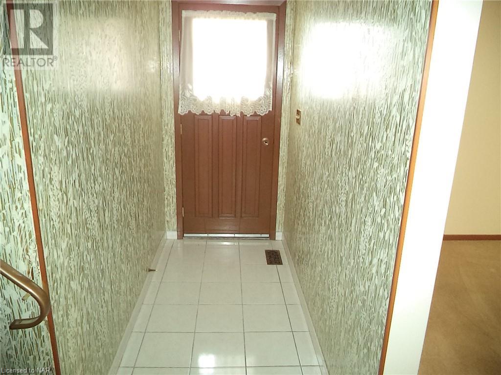 20 Meadowbrook Crescent, St. Catharines, Ontario  L2M 7H1 - Photo 24 - 40505710