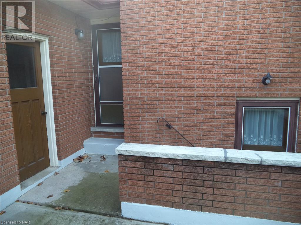 20 Meadowbrook Crescent, St. Catharines, Ontario  L2M 7H1 - Photo 7 - 40505710