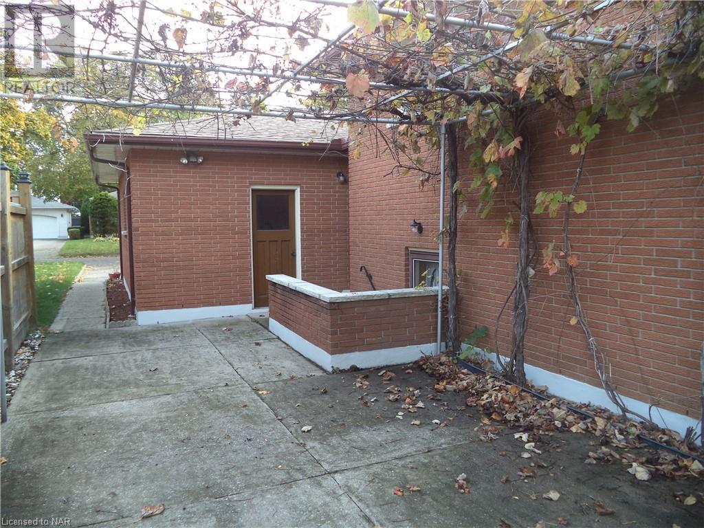20 Meadowbrook Crescent, St. Catharines, Ontario  L2M 7H1 - Photo 8 - 40505710
