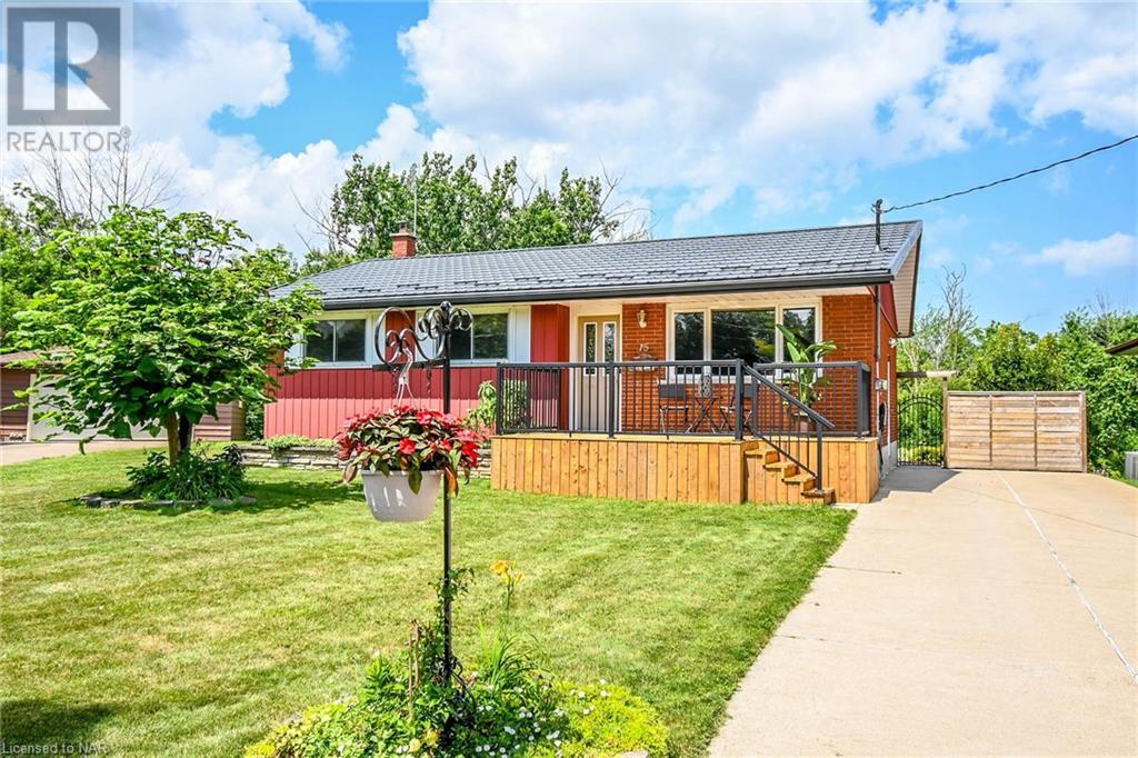 15 Hardwood Grove, St. Catharines, Ontario  L2P 1K3 - Photo 1 - 40507718