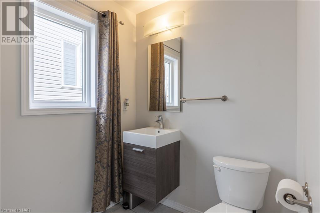 8561 Dogwood Crescent, Niagara Falls, Ontario  L2H 2Y6 - Photo 14 - 40508506
