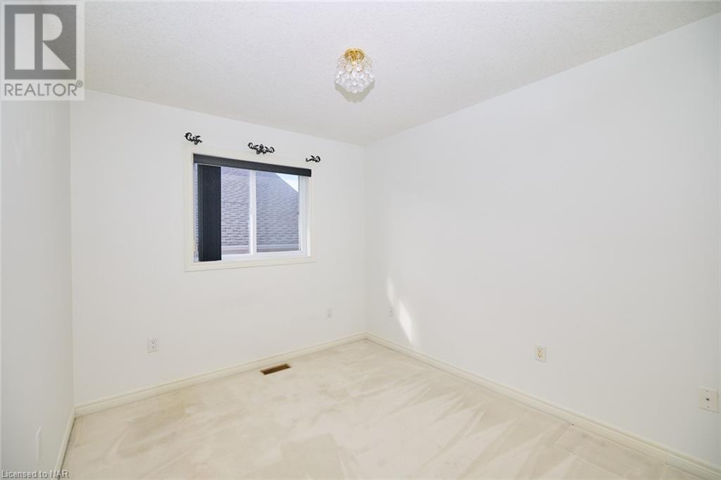 8370 Mullen Court, Niagara Falls, Ontario  L2H 3M8 - Photo 12 - 40507670