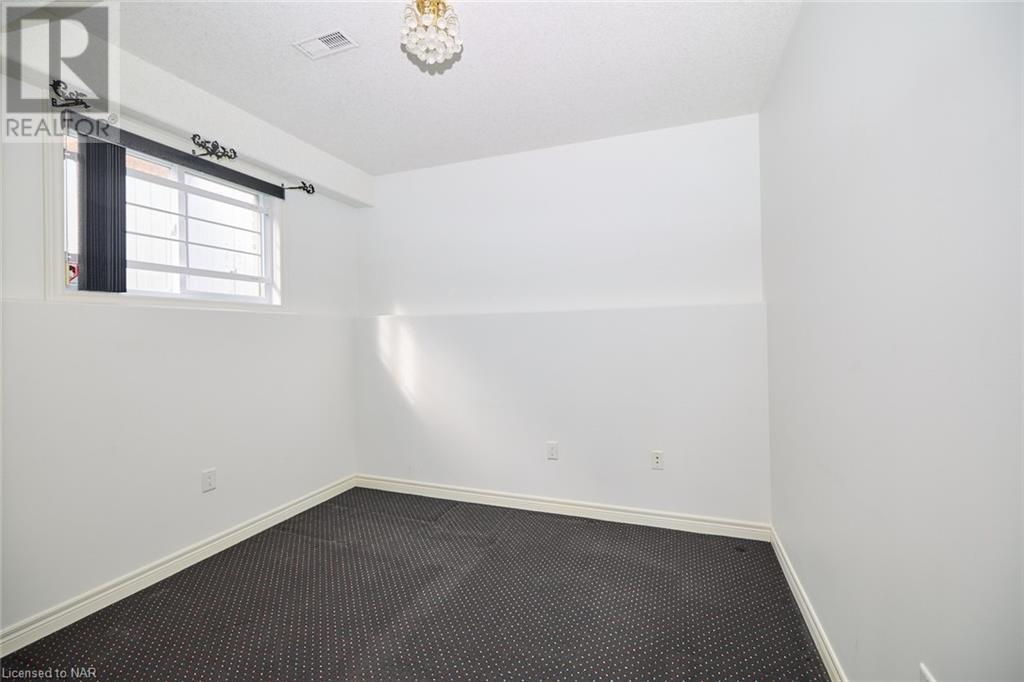 8370 Mullen Court, Niagara Falls, Ontario  L2H 3M8 - Photo 19 - 40507670
