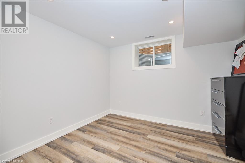 16 Corbin Street, St. Catharines, Ontario  L2P 0E8 - Photo 34 - 40506939