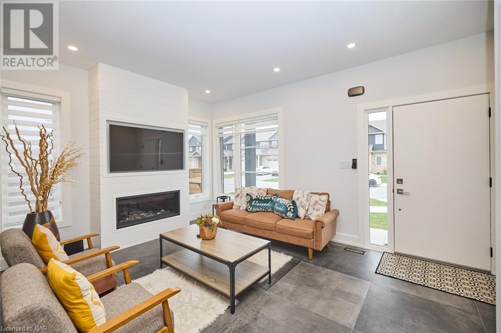 16 Corbin Street, St. Catharines, Ontario  L2P 0E8 - Photo 6 - 40506939