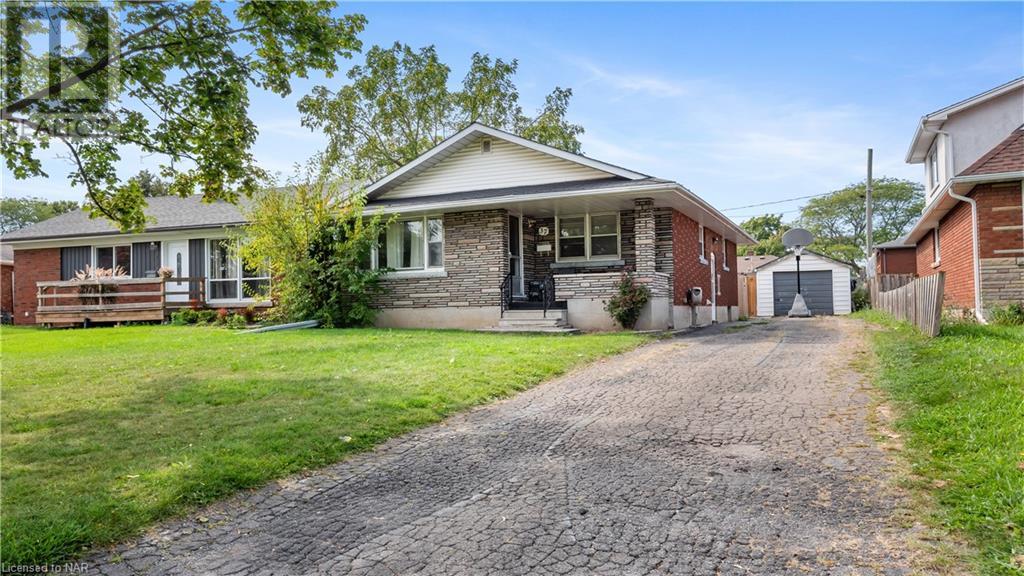 37 Robertson Place, St. Catharines, Ontario  L2P 3E9 - Photo 2 - 40508536