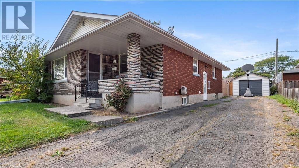 37 Robertson Place, St. Catharines, Ontario  L2P 3E9 - Photo 4 - 40508536