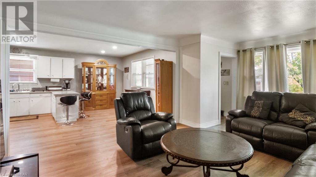 37 Robertson Place, St. Catharines, Ontario  L2P 3E9 - Photo 8 - 40508536