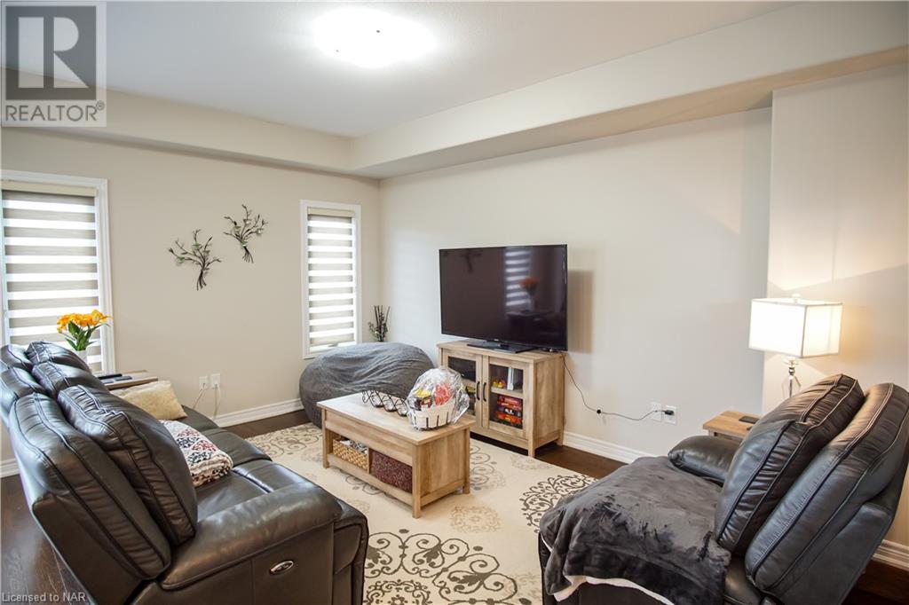 17 Cinnamon Street, Thorold, Ontario  L2V 0B6 - Photo 4 - 40508899