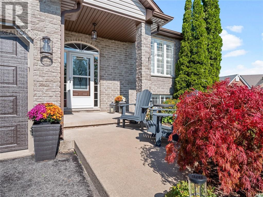 390 Jasmine Court, Fort Erie, Ontario  L2A 6P8 - Photo 2 - 40508967