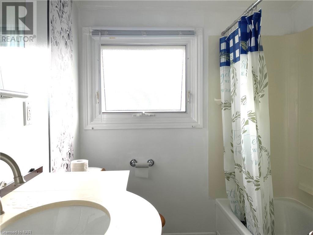 7412 Jordan Avenue, Niagara Falls, Ontario  L2G 5N2 - Photo 10 - 40510179