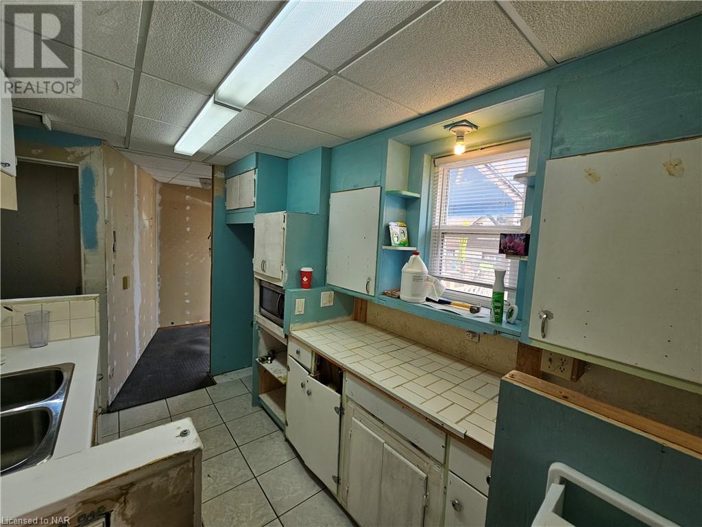 170 Niagara Street, St. Catharines, Ontario  L2R 4L4 - Photo 10 - 40510494