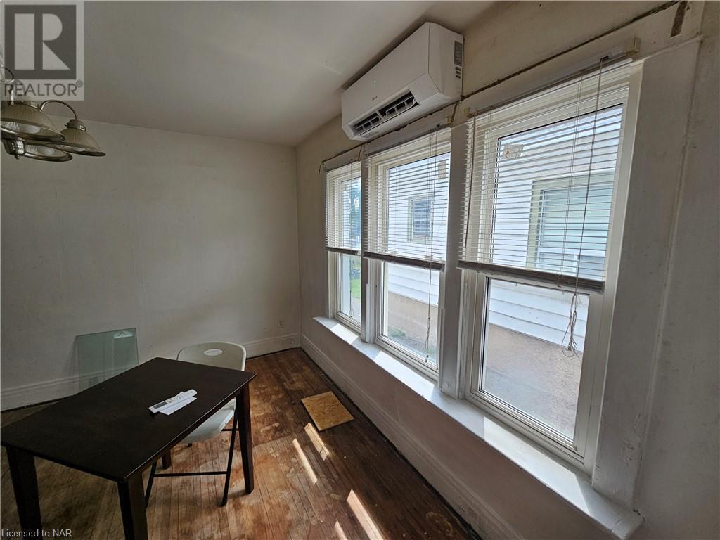170 Niagara Street, St. Catharines, Ontario  L2R 4L4 - Photo 8 - 40510494