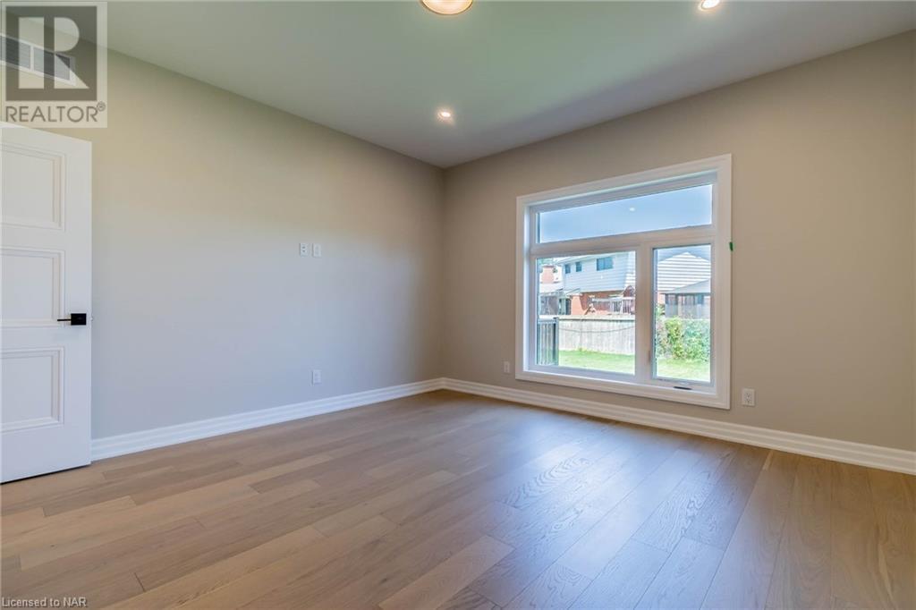 45b Lakeshore Road, St. Catharines, Ontario  L2N 2T2 - Photo 34 - 40506870