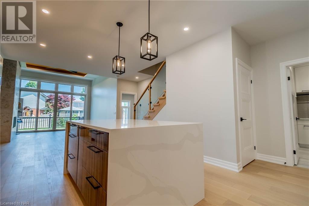 45b Lakeshore Road, St. Catharines, Ontario  L2N 2T2 - Photo 9 - 40506870