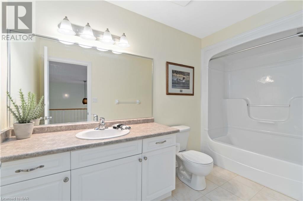8142 Costabile Drive Unit# 14, Niagara Falls, Ontario  L2H 3M3 - Photo 12 - 40510676