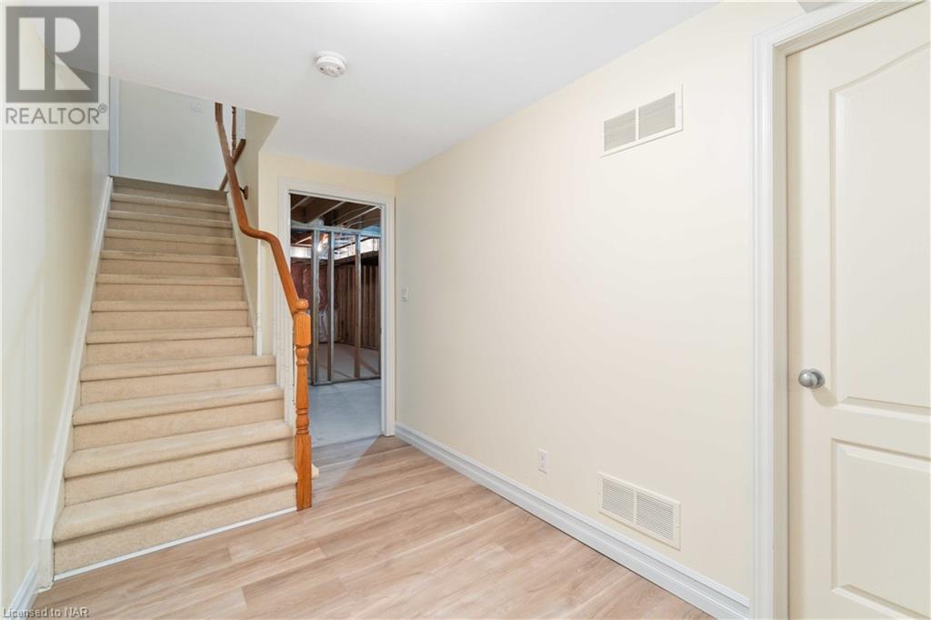 8142 Costabile Drive Unit# 14, Niagara Falls, Ontario  L2H 3M3 - Photo 16 - 40510676