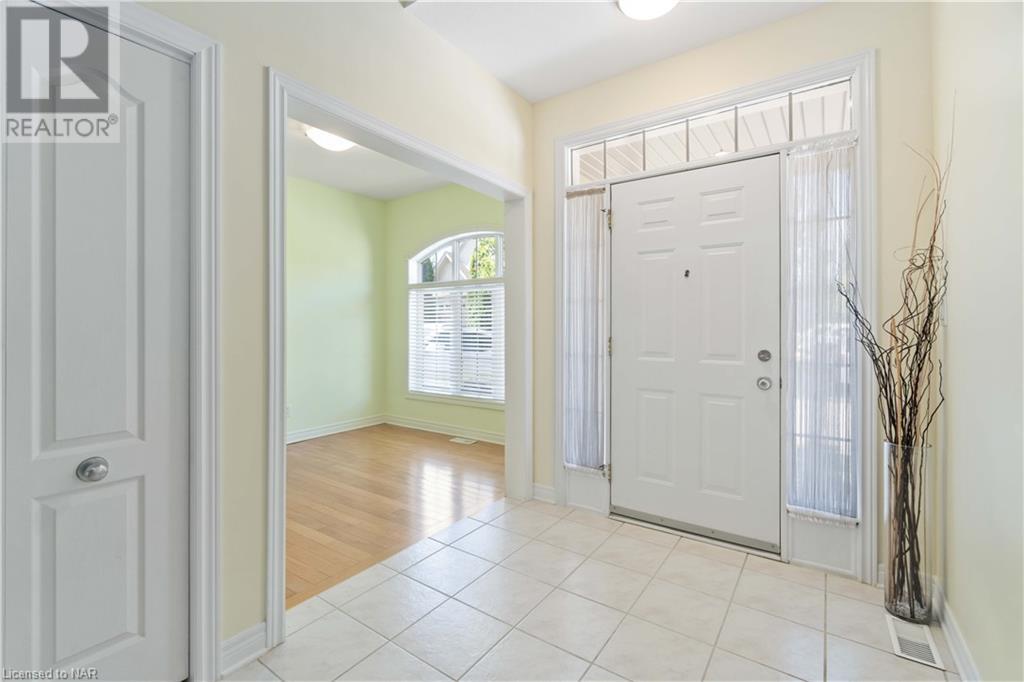 8142 Costabile Drive Unit# 14, Niagara Falls, Ontario  L2H 3M3 - Photo 3 - 40510676
