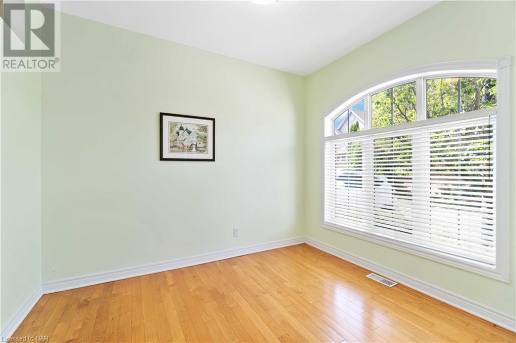8142 Costabile Drive Unit# 14, Niagara Falls, Ontario  L2H 3M3 - Photo 4 - 40510676