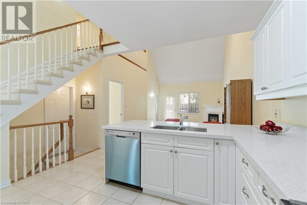 8142 Costabile Drive Unit# 14, Niagara Falls, Ontario  L2H 3M3 - Photo 5 - 40510676