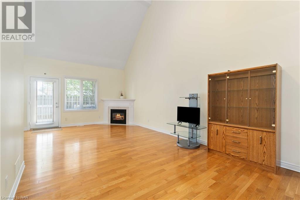 8142 Costabile Drive Unit# 14, Niagara Falls, Ontario  L2H 3M3 - Photo 7 - 40510676