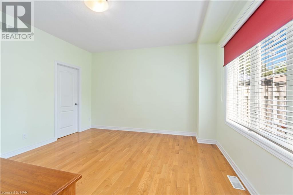 8142 Costabile Drive Unit# 14, Niagara Falls, Ontario  L2H 3M3 - Photo 9 - 40510676
