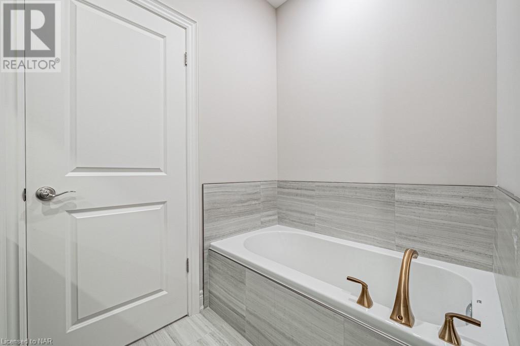 503 Royal Ridge Drive, Fort Erie, Ontario  L0S 1N0 - Photo 25 - 40504846