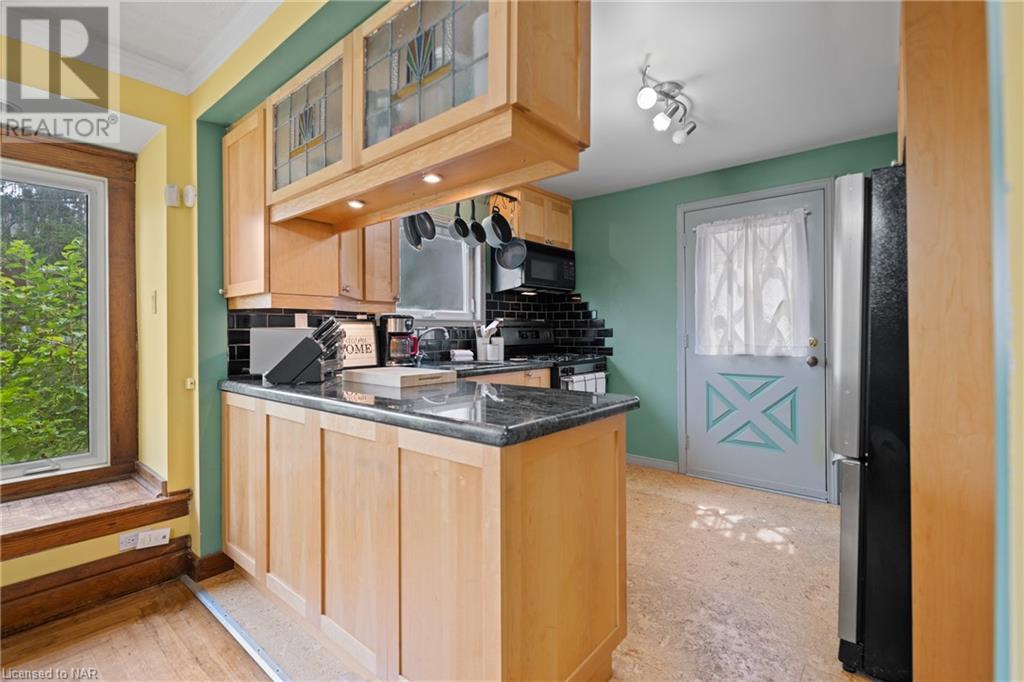 96 Chaplin Avenue, St. Catharines, Ontario  L2R 2E7 - Photo 12 - 40511679