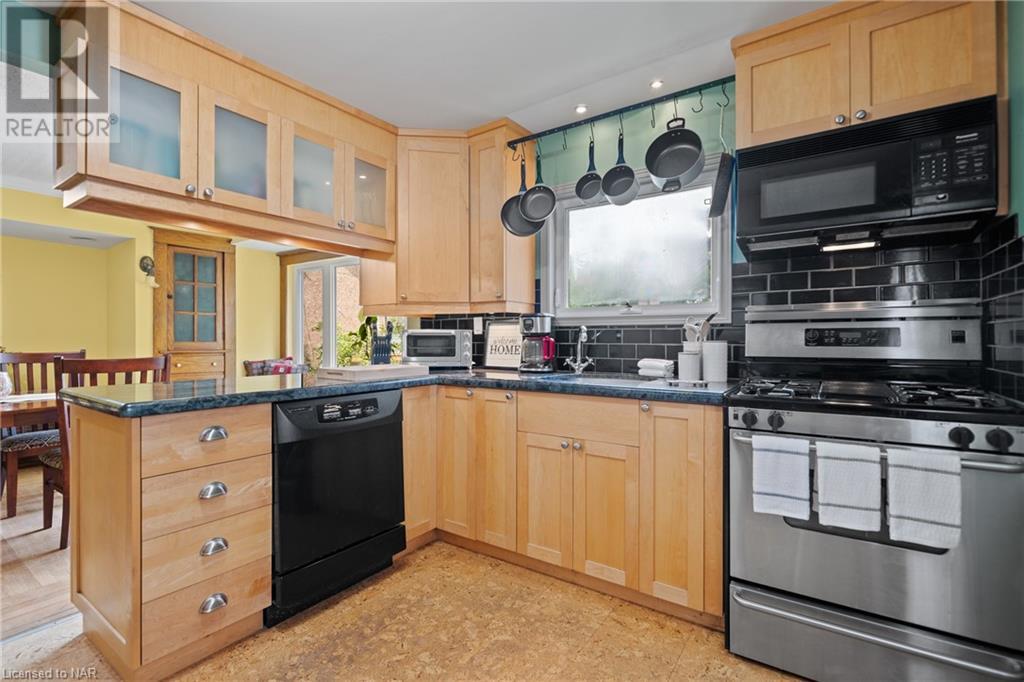 96 Chaplin Avenue, St. Catharines, Ontario  L2R 2E7 - Photo 13 - 40511679