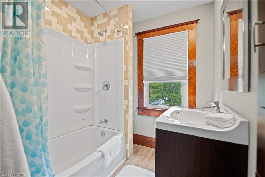 96 Chaplin Avenue, St. Catharines, Ontario  L2R 2E7 - Photo 19 - 40511679