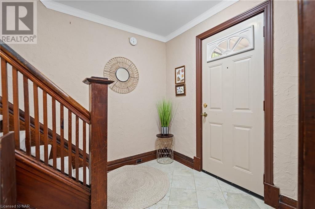 96 Chaplin Avenue, St. Catharines, Ontario  L2R 2E7 - Photo 4 - 40511679