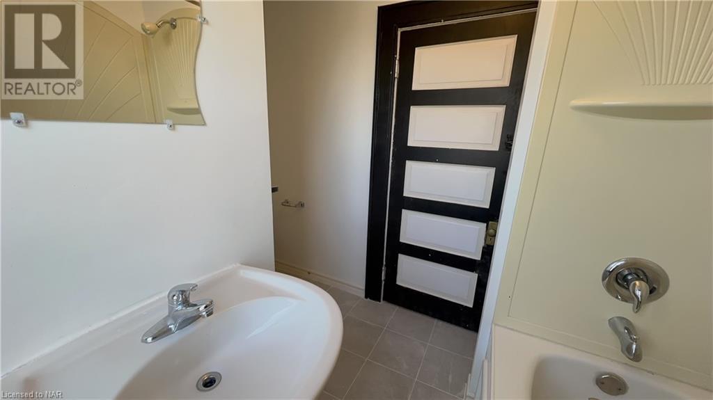 4740 Epworth Circle, Niagara Falls, Ontario  L2E 1C9 - Photo 17 - 40511965
