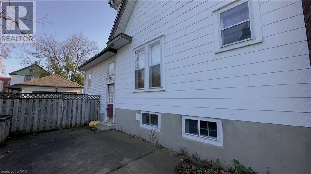 4758 Ryerson Crescent, Niagara Falls, Ontario  L2E 1E5 - Photo 3 - 40511938