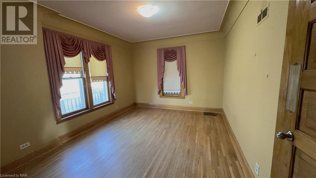 4758 Ryerson Crescent, Niagara Falls, Ontario  L2E 1E5 - Photo 9 - 40511938